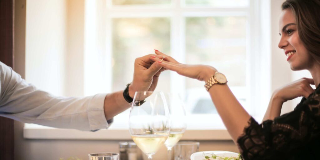 relations , Dragobete , demande en mariage, propuesta de matrimonio, cerere in casatorie