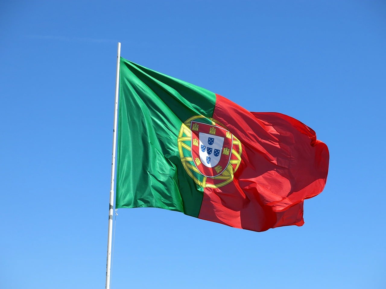 Dia de Portugal, portugal, flag, wind-1355102.jpg