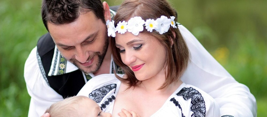 alaptarea, family, breastfeeding, mom