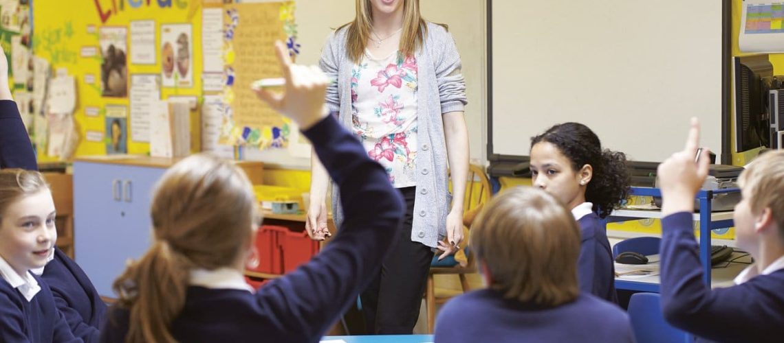 scoala, istoria scolii, teacher, learning, school-4784917.jpg
